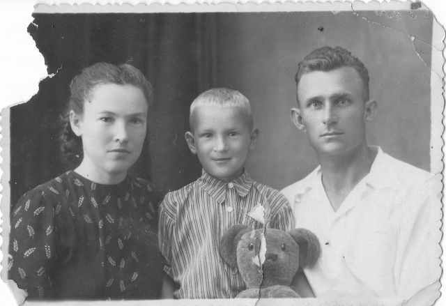_-Михаил-и-сын-Юрий.jpg
